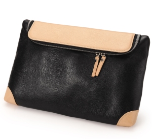 contrasting_leather_clutch_for_macbook_air